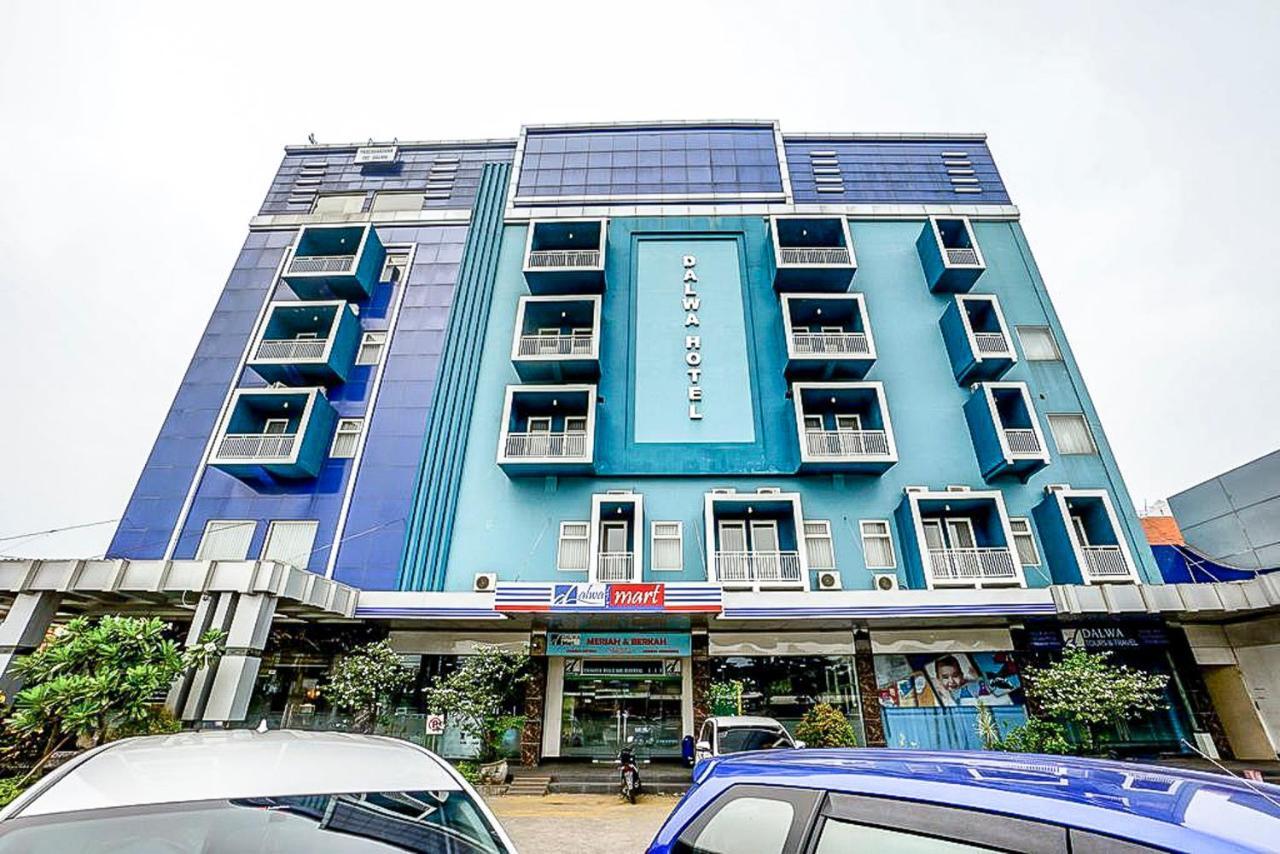 Oyo 289 Hotel Dalwa Syariah Pasuruan Exterior foto